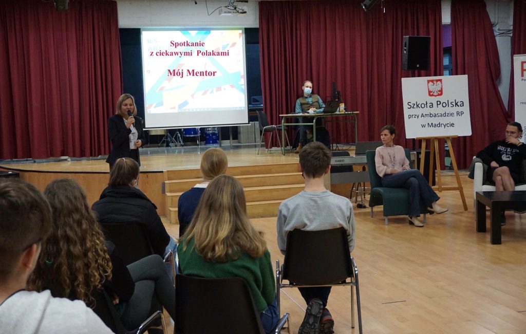 Pani dyrektor Kralisz  z wizytą w Szkole Polskiej