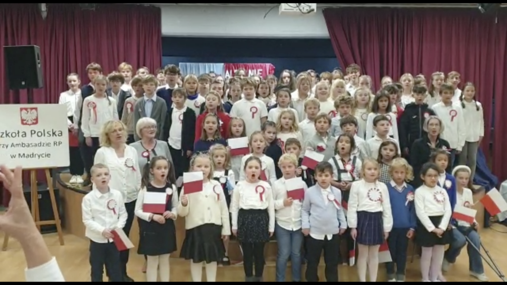 #SzkołaDoHymnu    ,,Szkoła do Hymnu”