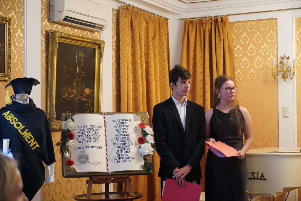 Uroczyste pożegnanie absolwentów w Ambasadzie