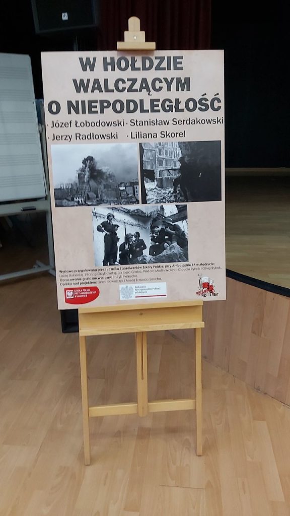 W hołdzie walczącym o niepodległość…  Wystawa upamiętniająca 80. rocznicę wybuchu powstania warszawskiego